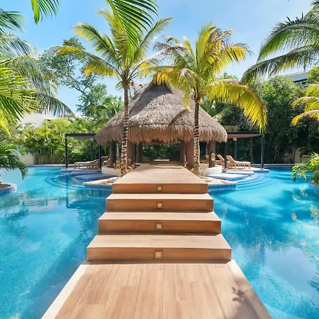 Luxurious Penthouse With Jungle View & Private Pool Apartment