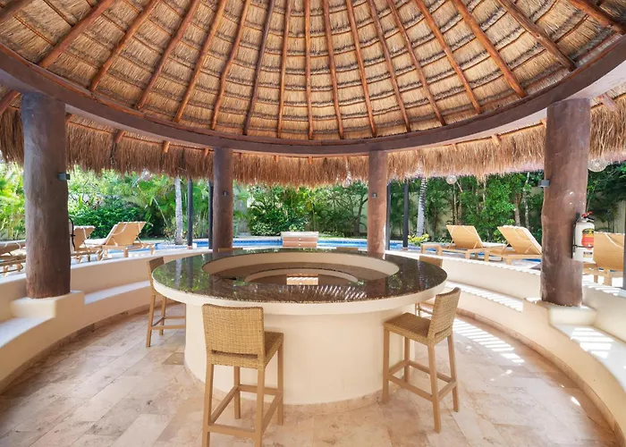 Luxurious Penthouse With Jungle View & Private Pool Apartment *